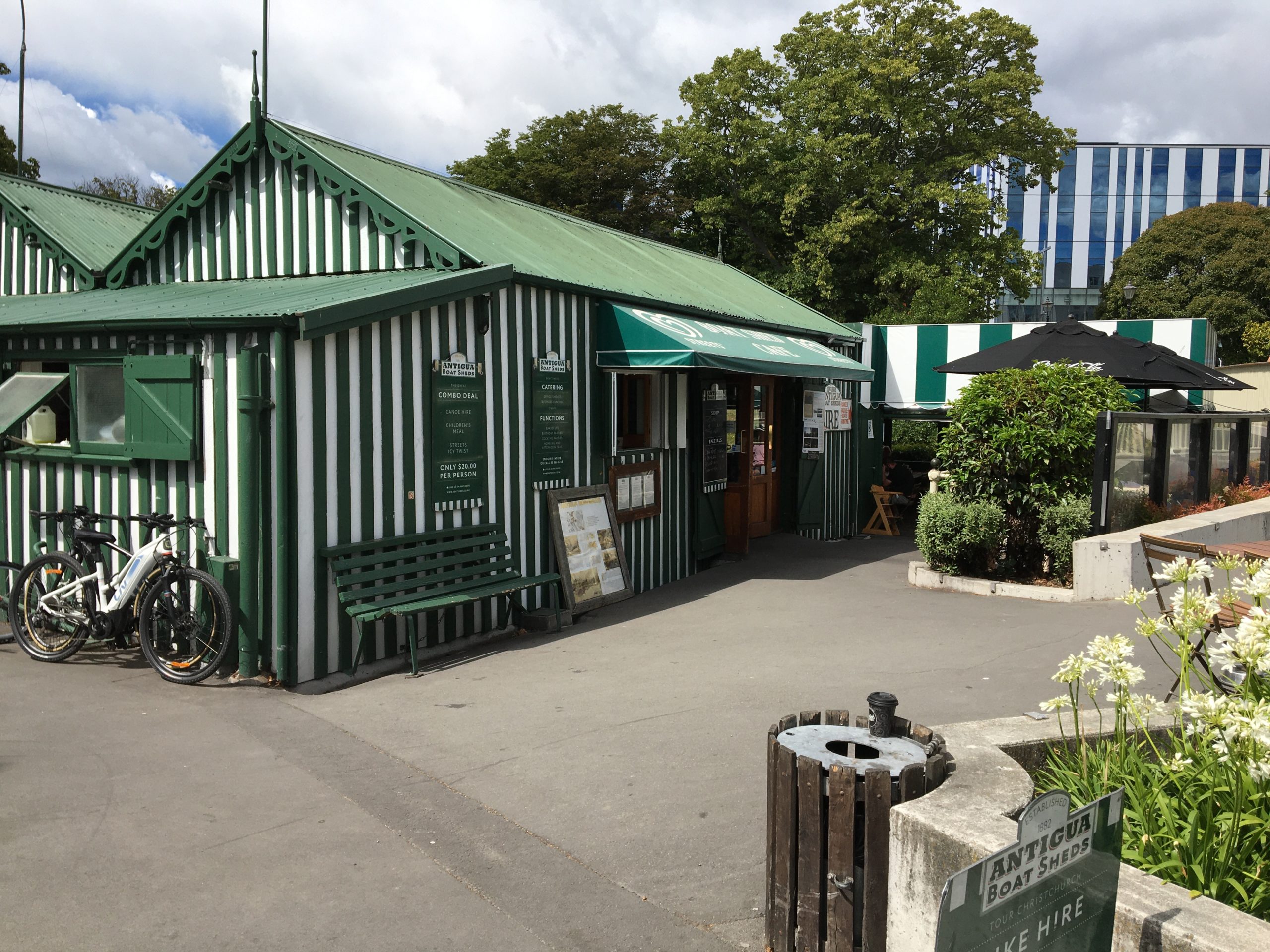 Antigua Boat Shed Cafe and Canoe Hire Christchurch - Stopping off for Brunch