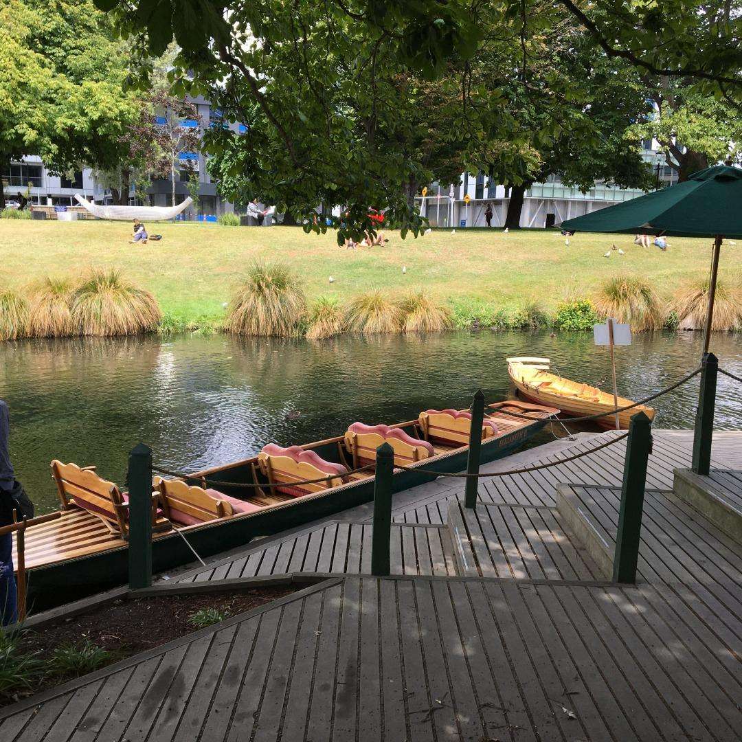 Dont feel like-paddling Get Chauffered Avon River